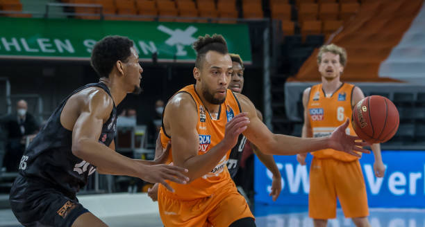 中不容忽视 中不容忽视